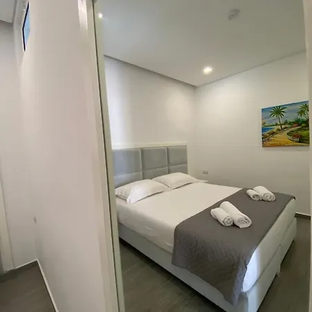 Hotel Edina By Hp Sarandë