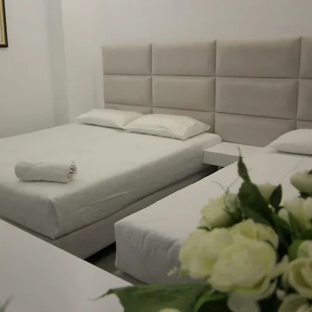 Edina By Hp Hotel