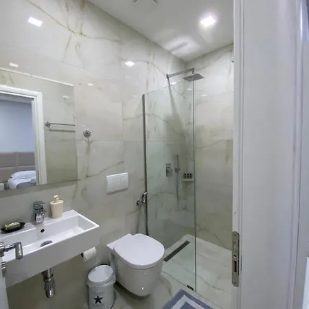 Edina By Hp Hotel Sarandë