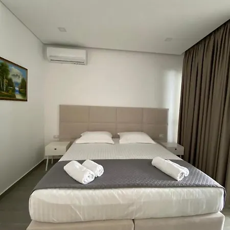 Hotel Edina By Hp Sarandë