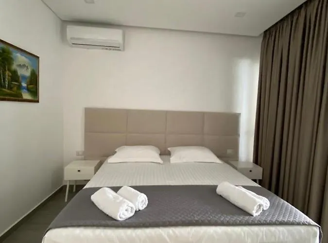 Hotel Edina By Hp Sarandë